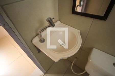 Banheiro da Suíte de casa para alugar com 2 quartos, 45m² em Vila Tolstoi, São Paulo