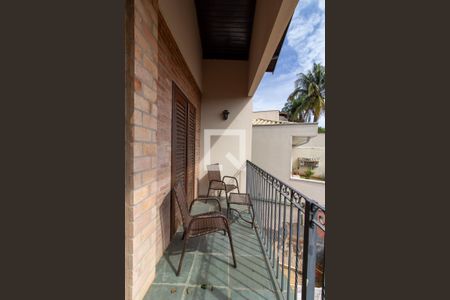 Casa à venda com 360m², 4 quartos e 4 vagas Casa à venda com 360m², 4 quartos e 4 vagasVaranda do Quarto 1