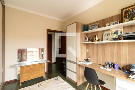 Casa à venda com 360m², 4 quartos e 4 vagas Casa à venda com 360m², 4 quartos e 4 vagas Quarto 2