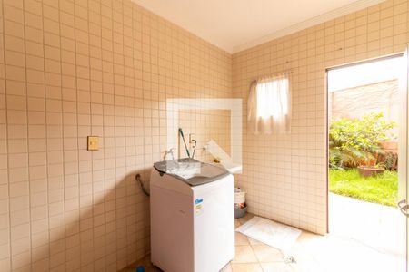 Casa à venda com 360m², 4 quartos e 4 vagas Casa à venda com 360m², 4 quartos e 4 vagasÁrea de Serviço