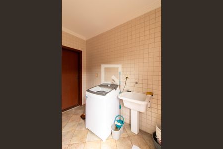 Casa à venda com 360m², 4 quartos e 4 vagas Casa à venda com 360m², 4 quartos e 4 vagasÁrea de Serviço