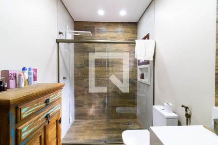 Casa à venda com 360m², 4 quartos e 4 vagas Casa à venda com 360m², 4 quartos e 4 vagasBanheiro da Suíte