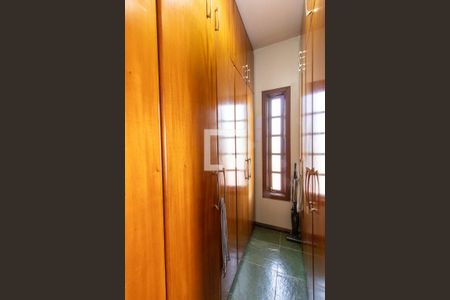 Casa à venda com 360m², 4 quartos e 4 vagas Casa à venda com 360m², 4 quartos e 4 vagasSuíte