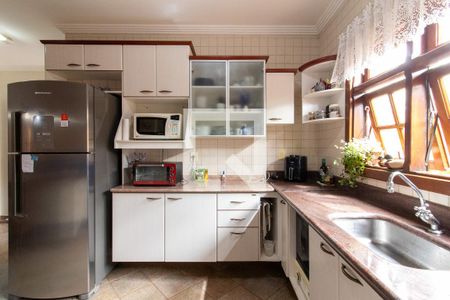 Casa à venda com 360m², 4 quartos e 4 vagas Casa à venda com 360m², 4 quartos e 4 vagasCozinha