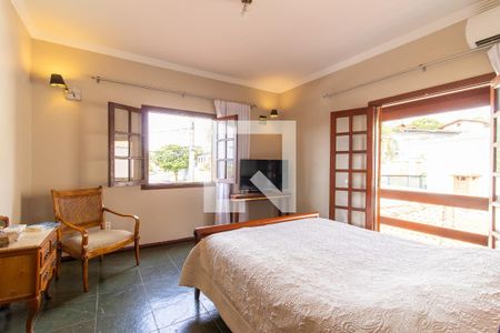 Casa à venda com 360m², 4 quartos e 4 vagas Casa à venda com 360m², 4 quartos e 4 vagasSuíte