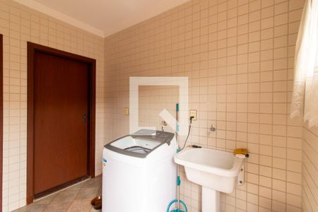 Casa à venda com 360m², 4 quartos e 4 vagas Casa à venda com 360m², 4 quartos e 4 vagasÁrea de Serviço