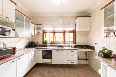 Casa à venda com 360m², 4 quartos e 4 vagas Casa à venda com 360m², 4 quartos e 4 vagasCozinha