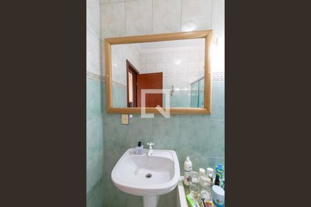 Casa à venda com 360m², 4 quartos e 4 vagas Casa à venda com 360m², 4 quartos e 4 vagasBanheiro 1