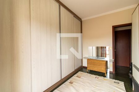 Casa à venda com 360m², 4 quartos e 4 vagas Casa à venda com 360m², 4 quartos e 4 vagas Quarto 2