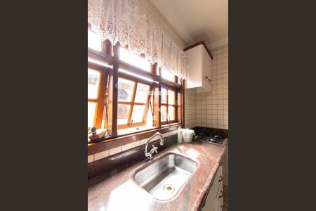 Casa à venda com 360m², 4 quartos e 4 vagas Casa à venda com 360m², 4 quartos e 4 vagasCozinha