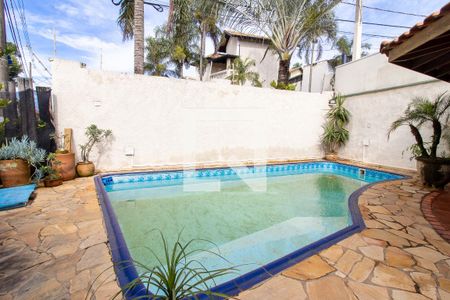 Casa à venda com 360m², 4 quartos e 4 vagas Casa à venda com 360m², 4 quartos e 4 vagasÁrea comum