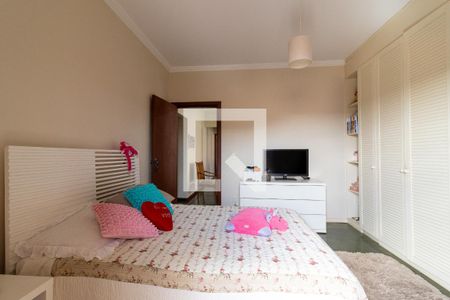 Casa à venda com 360m², 4 quartos e 4 vagas Casa à venda com 360m², 4 quartos e 4 vagasQuarto 1