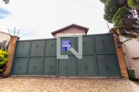 Casa à venda com 360m², 4 quartos e 4 vagas Casa à venda com 360m², 4 quartos e 4 vagasFachada