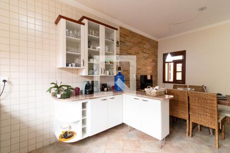 Casa à venda com 360m², 4 quartos e 4 vagas Casa à venda com 360m², 4 quartos e 4 vagasCozinha