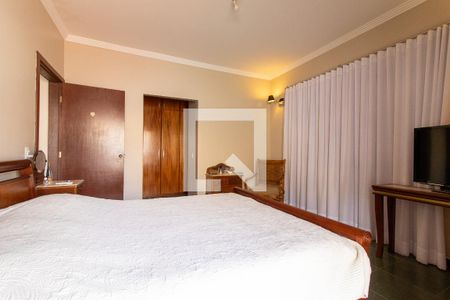 Casa à venda com 360m², 4 quartos e 4 vagas Casa à venda com 360m², 4 quartos e 4 vagasSuíte