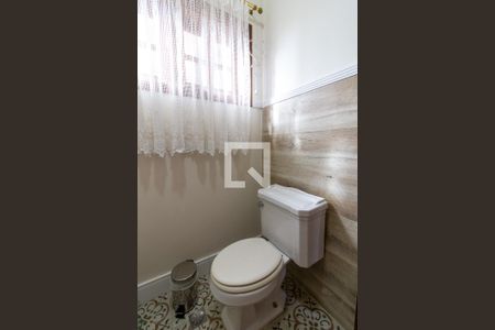 Casa à venda com 360m², 4 quartos e 4 vagas Casa à venda com 360m², 4 quartos e 4 vagasBanheiro 2