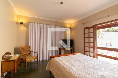 Casa à venda com 360m², 4 quartos e 4 vagas Casa à venda com 360m², 4 quartos e 4 vagasSuíte