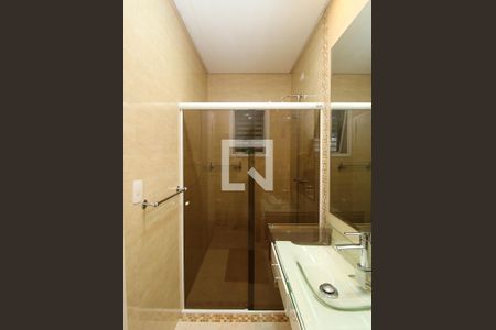 Casa à venda com 400m², 4 quartos e 4 vagasBanheiro da Suíte 2