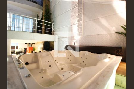 Casa à venda com 400m², 4 quartos e 4 vagasÁrea Exterma - Piscina