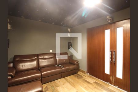 Casa à venda com 400m², 4 quartos e 4 vagasSala de TV