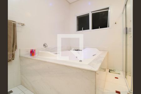 Casa à venda com 400m², 4 quartos e 4 vagasBanheiro da Suíte 4