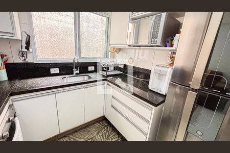 Apartamento à venda com 136m², 3 quartos e 2 vagas Apartamento à venda com 136m², 3 quartos e 2 vagasCozinha