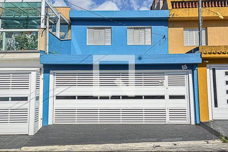 Casa à venda com 184m², 3 quartos e 3 vagas Casa à venda com 184m², 3 quartos e 3 vagasFachada