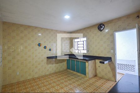 Casa à venda com 184m², 3 quartos e 3 vagas Casa à venda com 184m², 3 quartos e 3 vagasCozinha