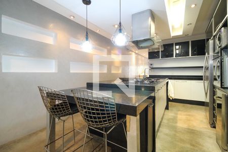 Casa à venda com 366m², 3 quartos e 2 vagas Casa à venda com 366m², 3 quartos e 2 vagasCozinha