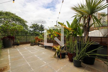 Casa à venda com 366m², 3 quartos e 2 vagas Casa à venda com 366m², 3 quartos e 2 vagasTerraço