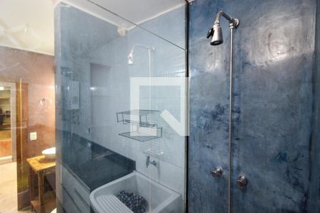 Casa à venda com 366m², 3 quartos e 2 vagas Casa à venda com 366m², 3 quartos e 2 vagasBanheiro