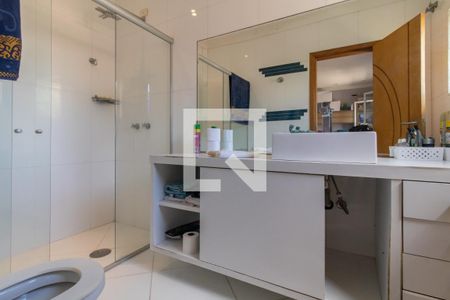 Casa à venda com 500m², 3 quartos e 3 vagasBanheiro da Suíte 1