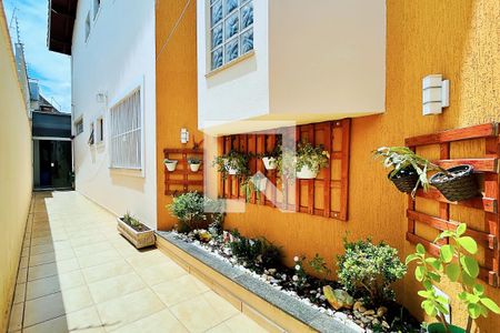 Casa à venda com 192m², 3 quartos e 4 vagas Casa à venda com 192m², 3 quartos e 4 vagasÁrea externa