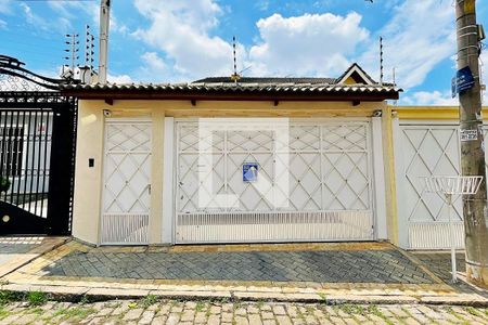 Casa à venda com 192m², 3 quartos e 4 vagas Casa à venda com 192m², 3 quartos e 4 vagasFachada