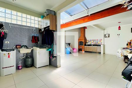 Casa à venda com 192m², 3 quartos e 4 vagas Casa à venda com 192m², 3 quartos e 4 vagasÁrea de Serviço