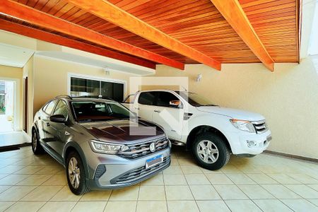 Casa à venda com 192m², 3 quartos e 4 vagas Casa à venda com 192m², 3 quartos e 4 vagasGaragem