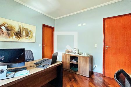 Casa à venda com 192m², 3 quartos e 4 vagas Casa à venda com 192m², 3 quartos e 4 vagasSuíte 2