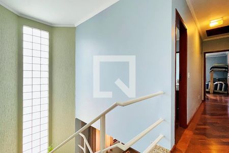 Casa à venda com 192m², 3 quartos e 4 vagas Casa à venda com 192m², 3 quartos e 4 vagasCorredor dos Dormitórios