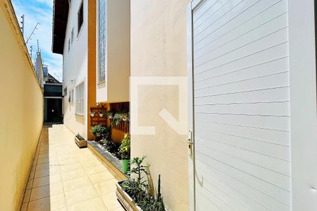 Casa à venda com 192m², 3 quartos e 4 vagas Casa à venda com 192m², 3 quartos e 4 vagasÁrea externa