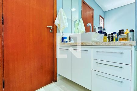 Casa à venda com 192m², 3 quartos e 4 vagas Casa à venda com 192m², 3 quartos e 4 vagasBanheiro da Suíte 1