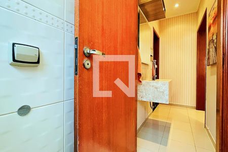 Casa à venda com 192m², 3 quartos e 4 vagas Casa à venda com 192m², 3 quartos e 4 vagasLavabo