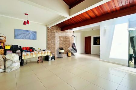 Casa à venda com 192m², 3 quartos e 4 vagas Casa à venda com 192m², 3 quartos e 4 vagasÁrea da Churrasqueira