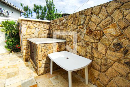 Casa à venda com 180m², 4 quartos e 2 vagasarea externa