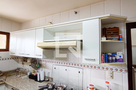 Casa à venda com 180m², 4 quartos e 2 vagascozinha