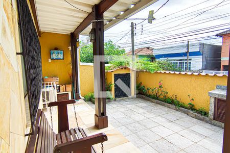 Casa à venda com 180m², 4 quartos e 2 vagasfrente da casa