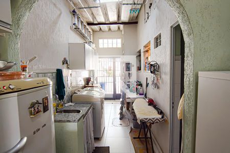 Casa à venda com 180m², 4 quartos e 2 vagaslavanderia