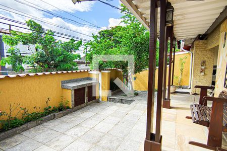 Casa à venda com 180m², 4 quartos e 2 vagasfrente da casa