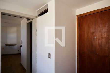 Apartamento à venda com 350m², 4 quartos e 3 vagas Apartamento à venda com 350m², 4 quartos e 3 vagasÁrea de Serviço
