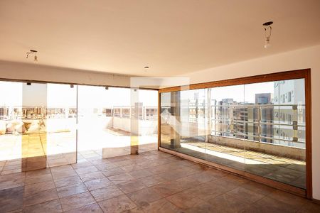 Apartamento à venda com 350m², 4 quartos e 3 vagas Apartamento à venda com 350m², 4 quartos e 3 vagasÁrea comum