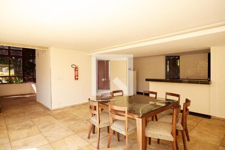 Apartamento à venda com 350m², 4 quartos e 3 vagas Apartamento à venda com 350m², 4 quartos e 3 vagasÁrea comum